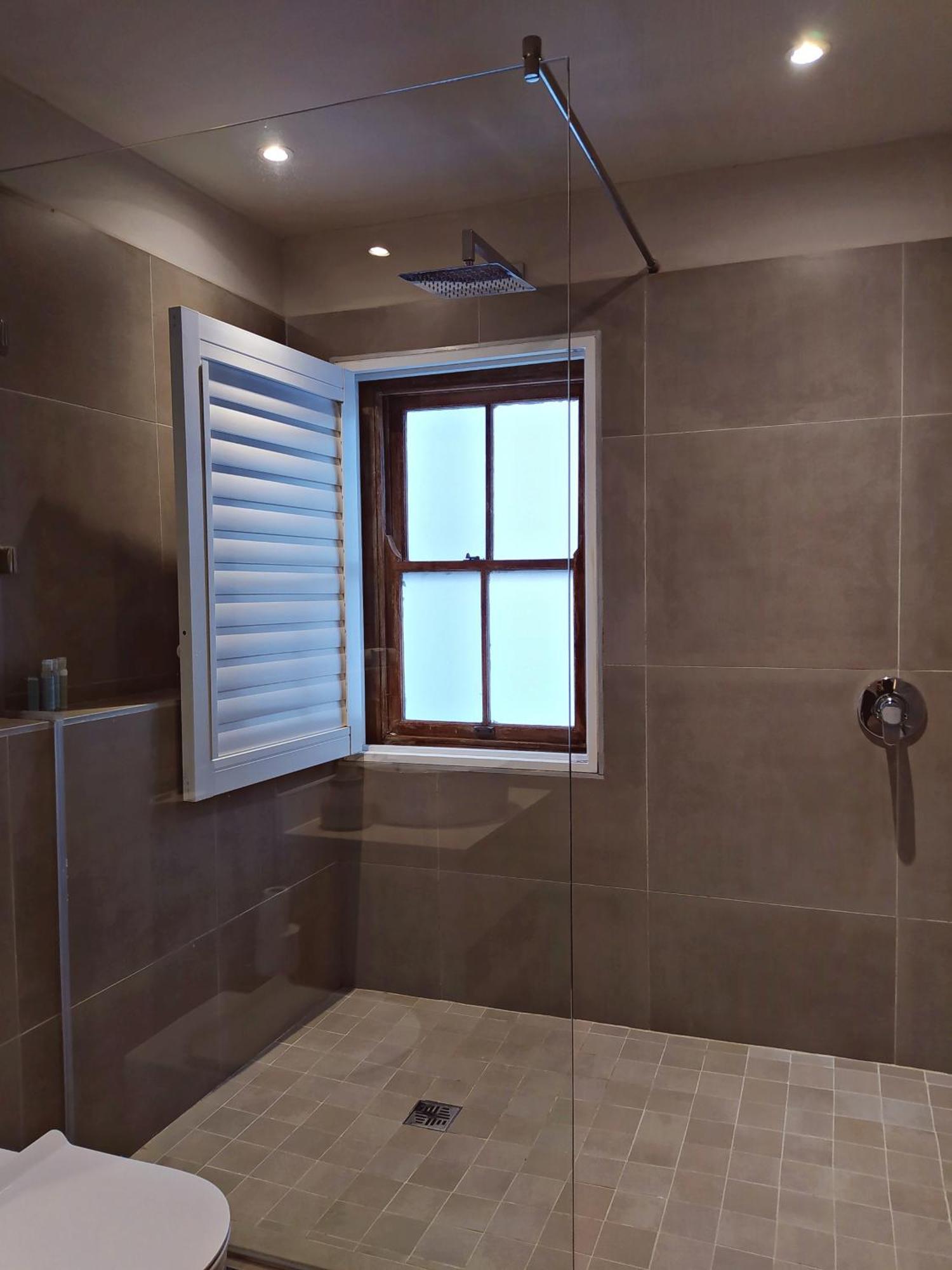 Apartment At Hermanus Waterfront エクステリア 写真