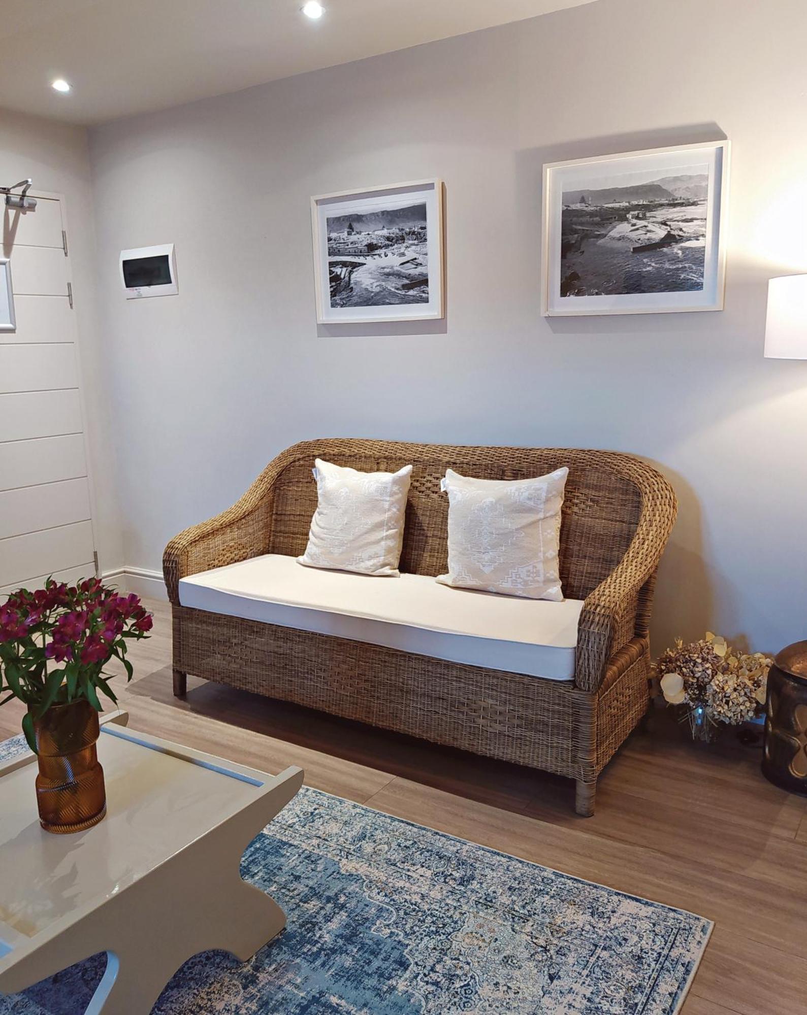 Apartment At Hermanus Waterfront エクステリア 写真