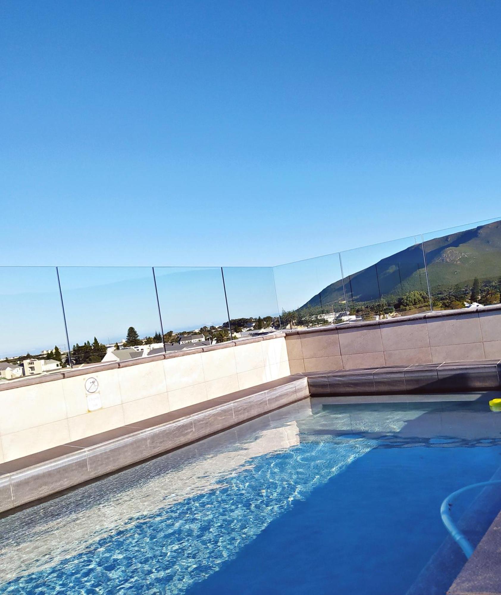 Apartment At Hermanus Waterfront エクステリア 写真