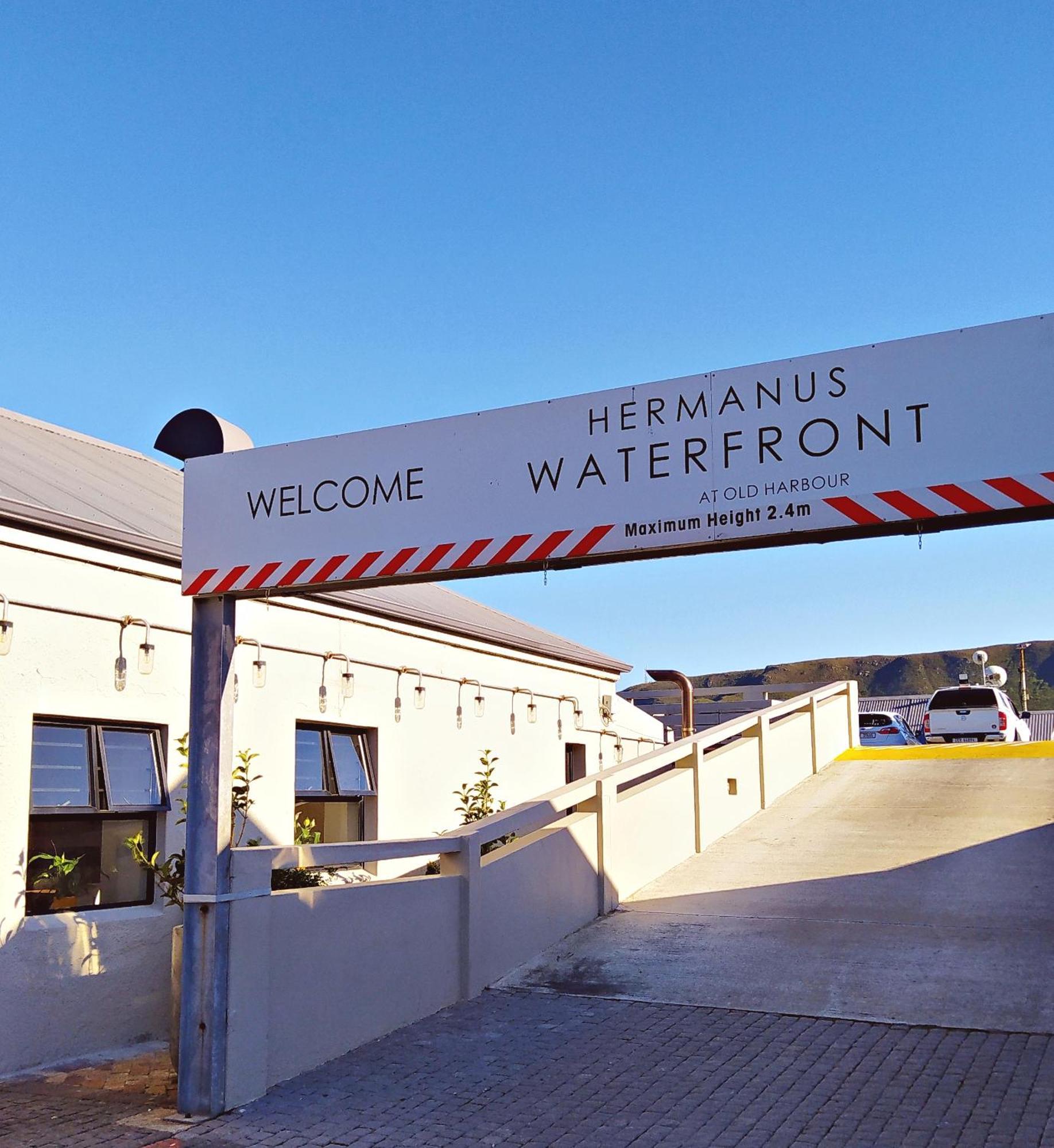 Apartment At Hermanus Waterfront エクステリア 写真