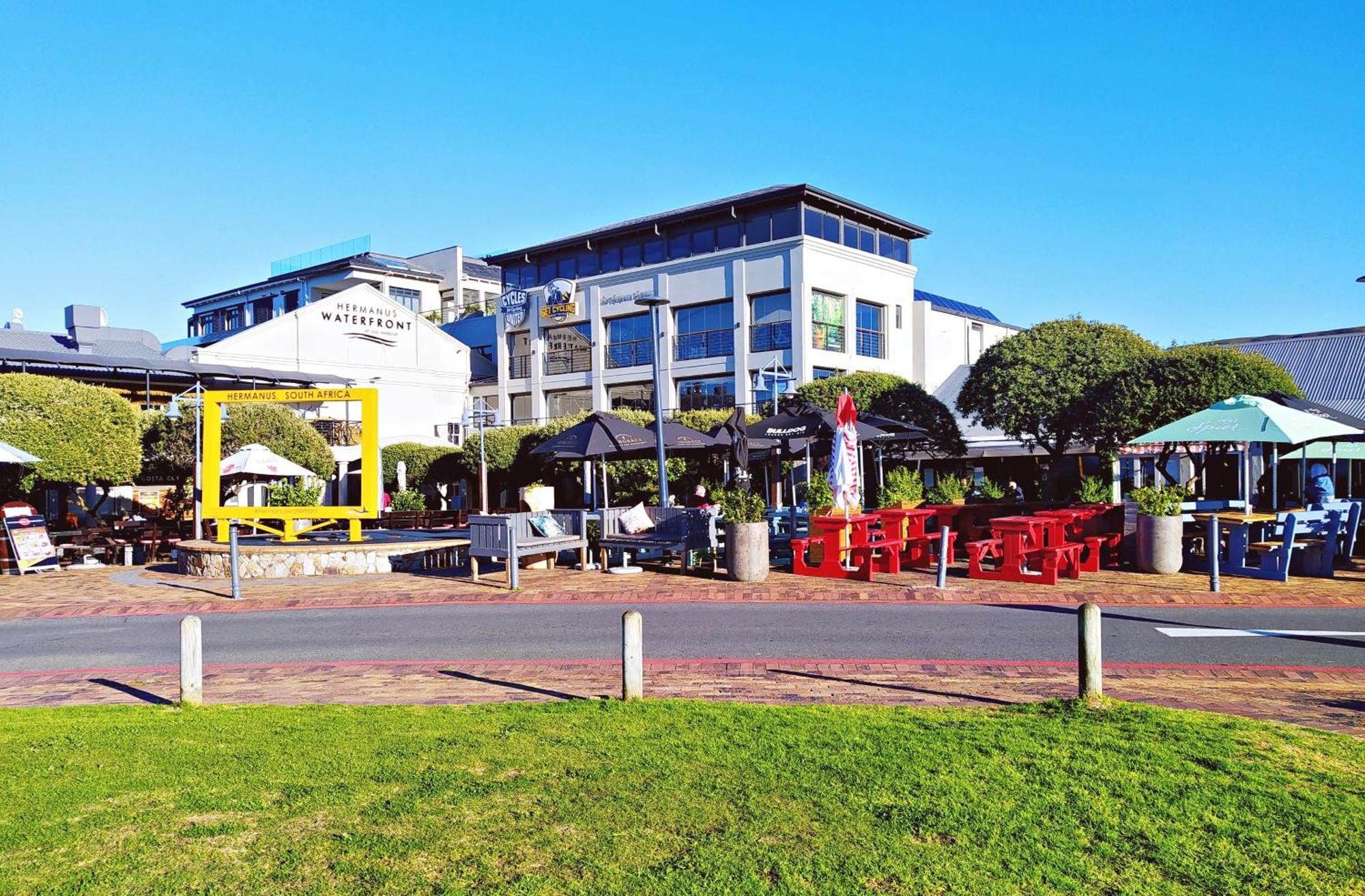 Apartment At Hermanus Waterfront エクステリア 写真